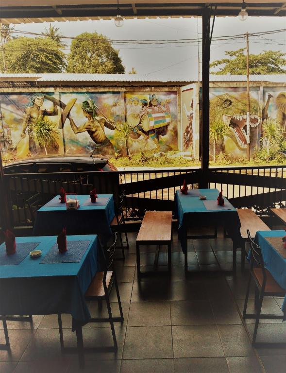 Poppies Senggigi Hostel