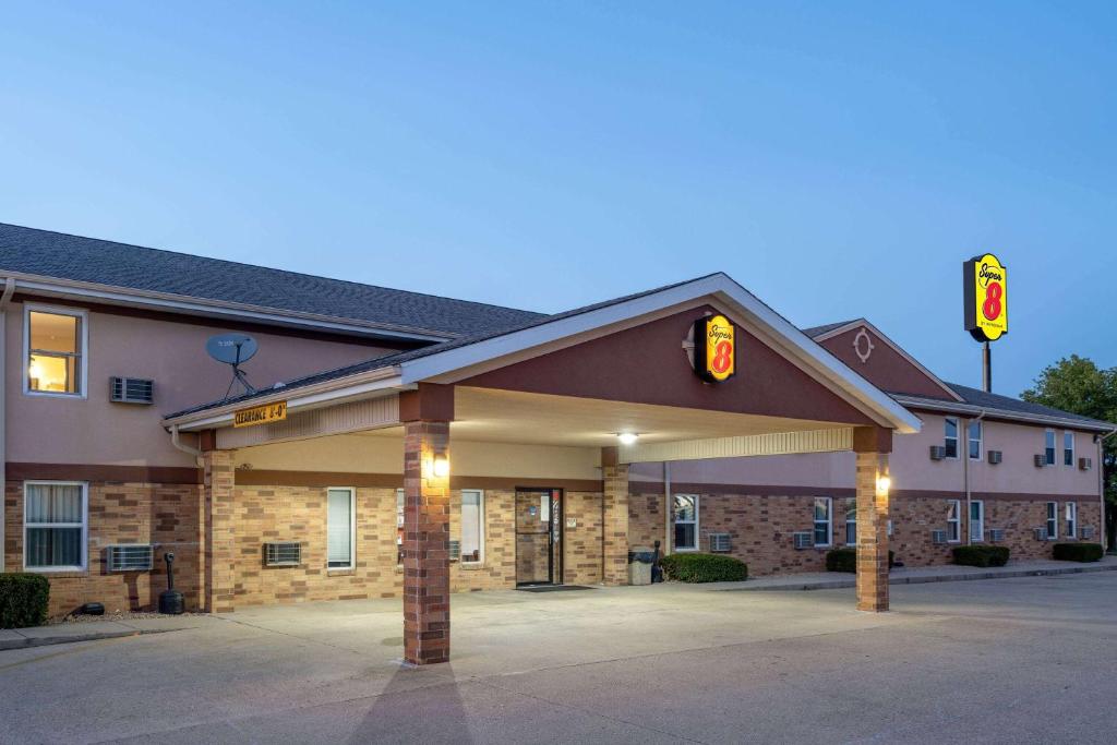 Super 8 by Wyndham Mattoon, Mattoon