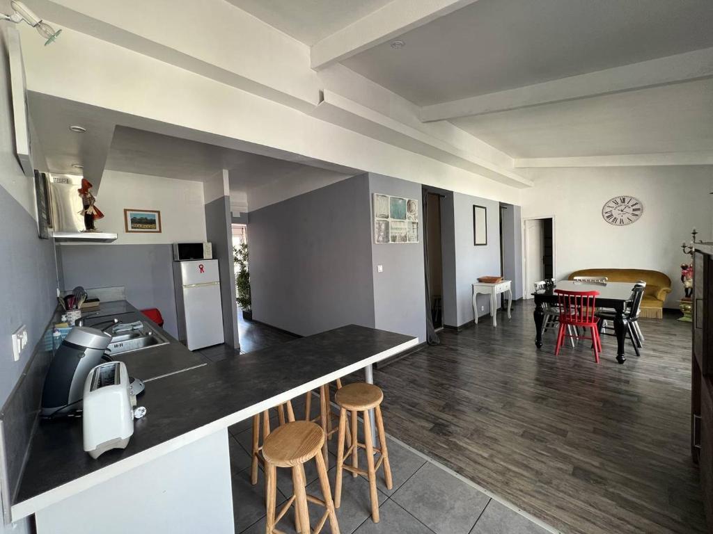 Grand appartement avec terrasse et piscine privée - 4