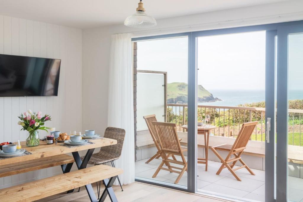Sea Cove, Grand View Road, Hope Cove (Salcombe) - photo 3