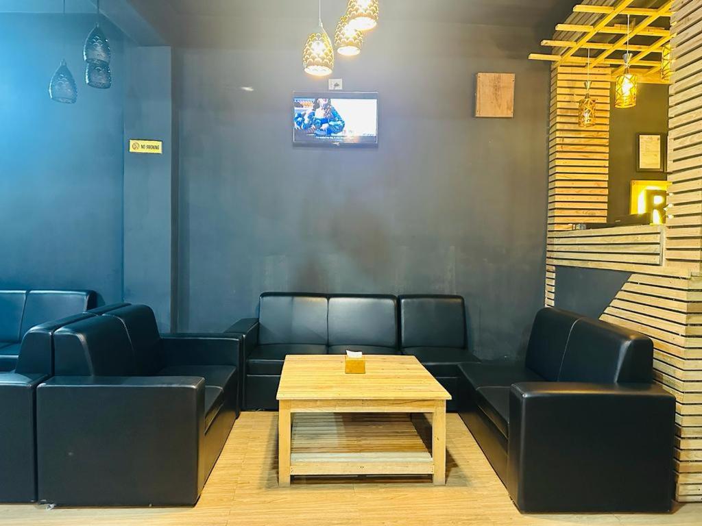 Hotel Black And White