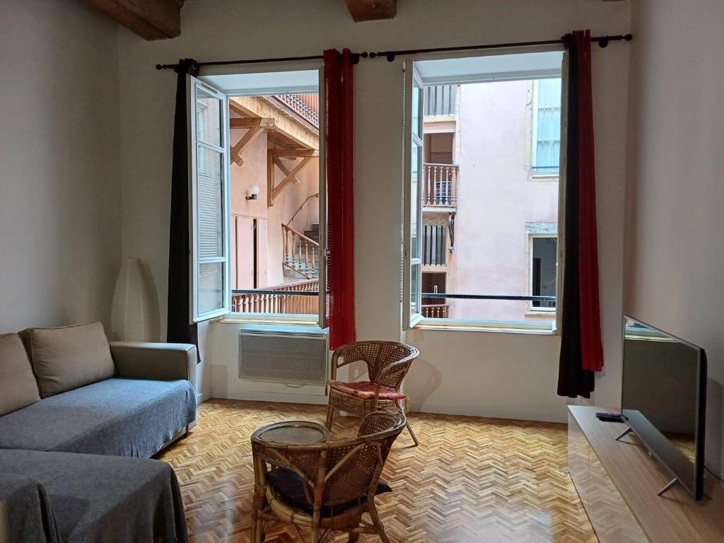 Old town - Vieux Lyon -50 m2 flat - 4