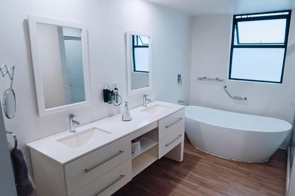 Secure, central and quiet apartment work or travel - 2