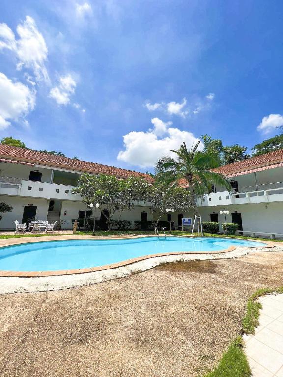 สระว่ายน้ำ