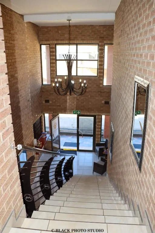 Meet Mekaar Resorts - Nquthu Hotel, hotel in Nqutu