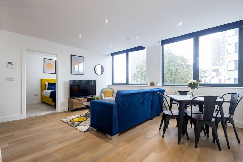 GuestReady - Modern Muse in Old Trafford