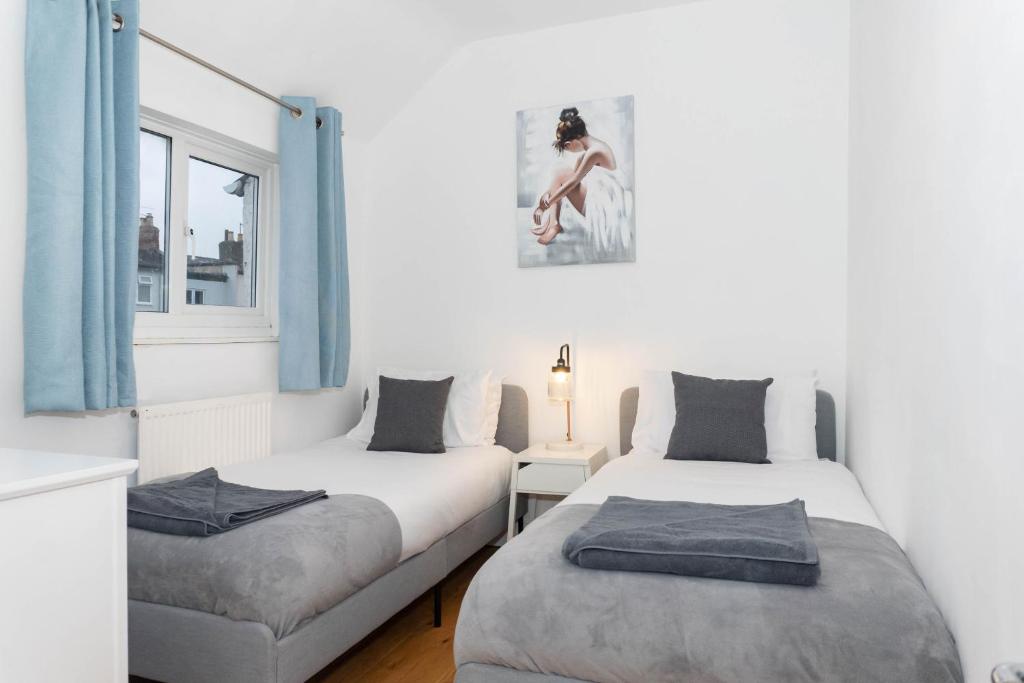 Cheltenham-Cosy 2 Bedroom Home-Work or Leisure photo 8
