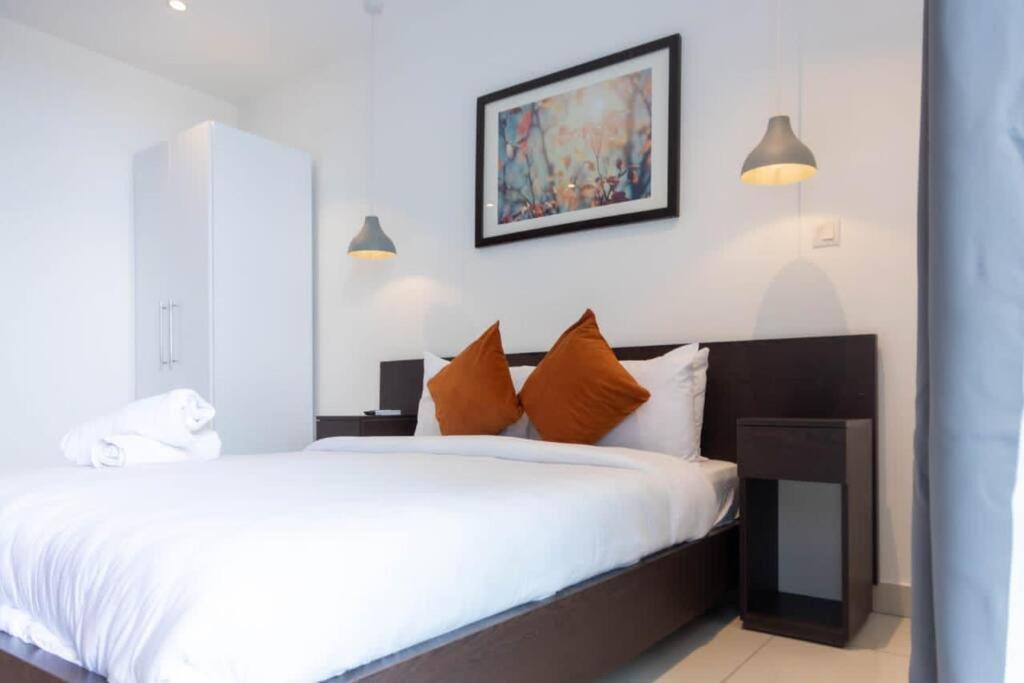 Spacious Studio at Embassy Gardens, Cantonments