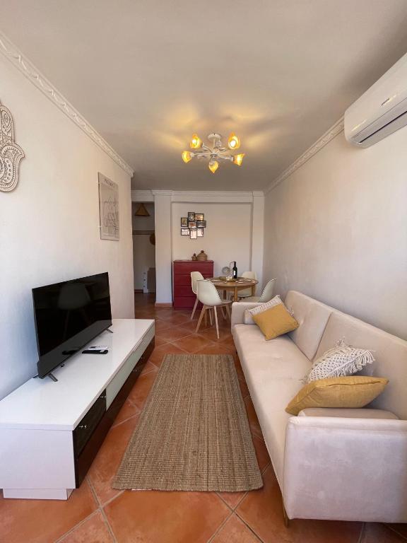 2-Bedroom Apartment with Panoramic Terrace Málaga Center - 3