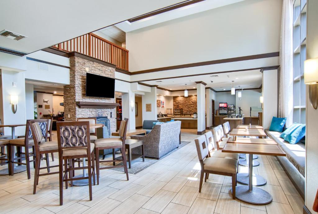 Shared lounge/TV area