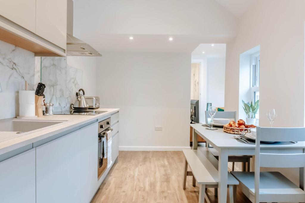 Mayfield Two - Central Harrogate Apartment, Harrogate