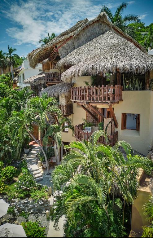 Exterior view, La Villa Luz (solo adultos) in Zihuatanejo