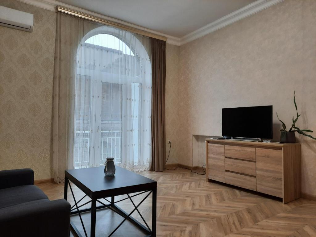 A 2-room comfortable flat in the HEART of Yerevan, Jerevan