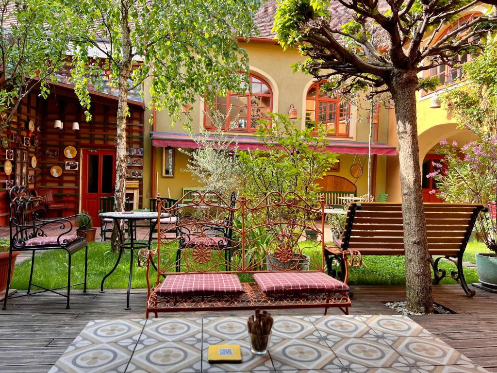MuziKafe - Home of Culture 6