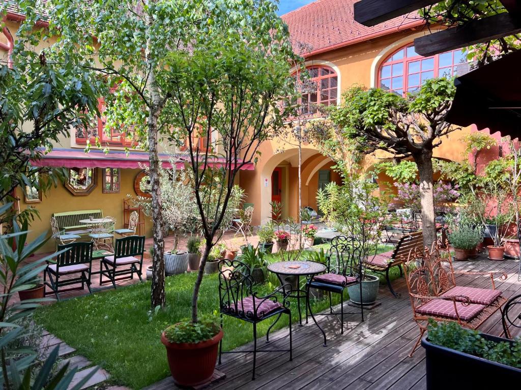 MuziKafe - Home of Culture 3