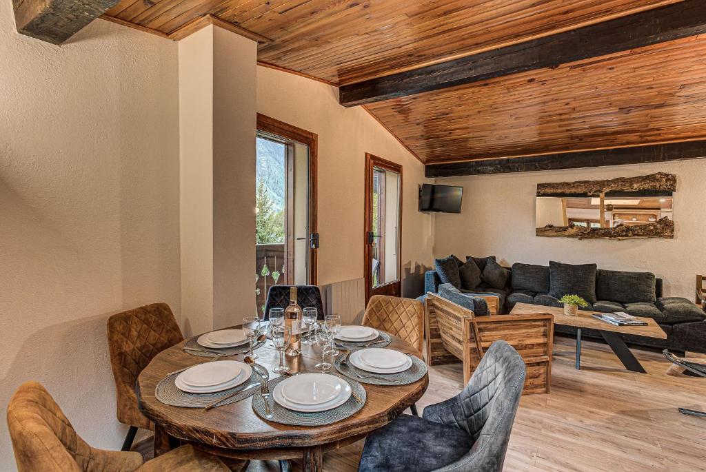 Apartment Les Nantillons, Alpes Agency, Central Chamonix, sleeps 6-8 - 4
