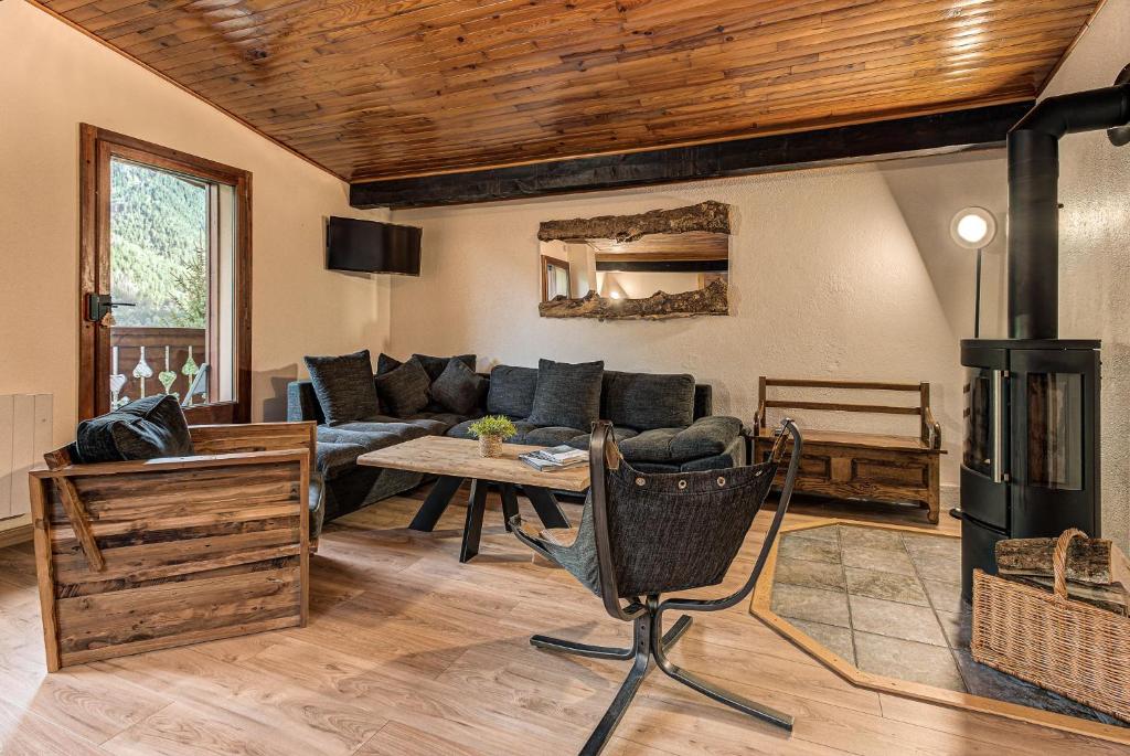 Apartment Les Nantillons, Alpes Agency, Central Chamonix, sleeps 6-8 - 5