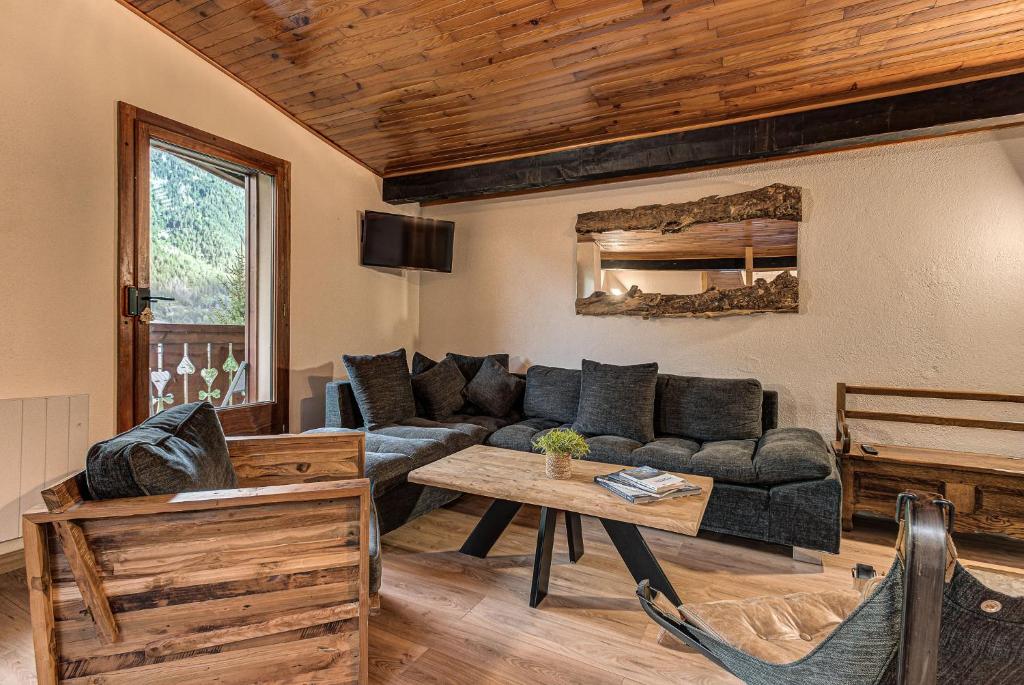 Apartment Les Nantillons, Alpes Agency, Central Chamonix, sleeps 6-8 - 3
