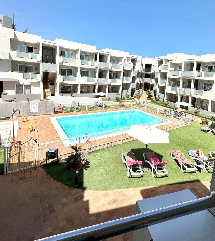 Tutti Frutti con Piscina, Terraza soleada privada, primera planta y Wi-FI - 2