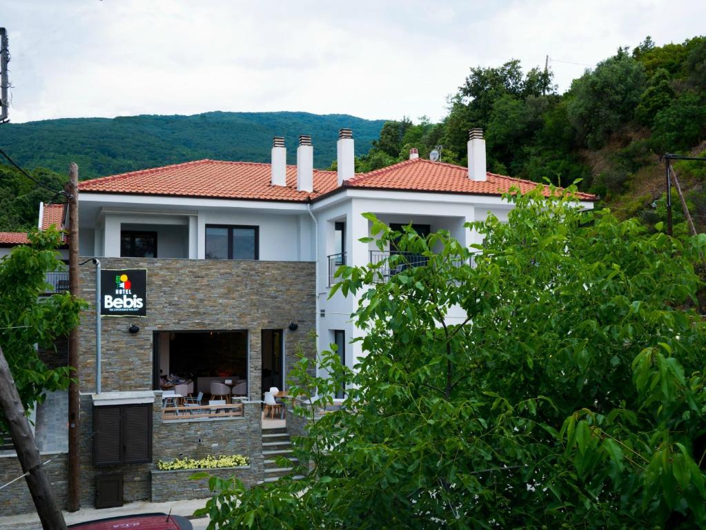 Bebis Hotel — Hotel in Larisa