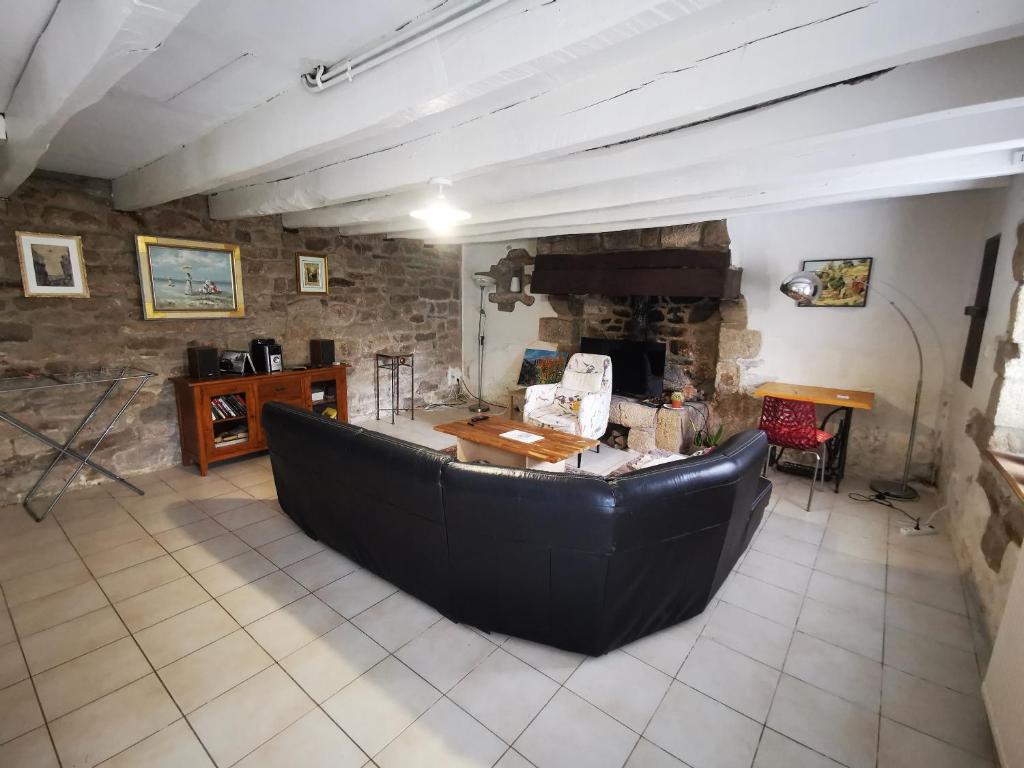 jolie longère dans un hameau de Bubry
