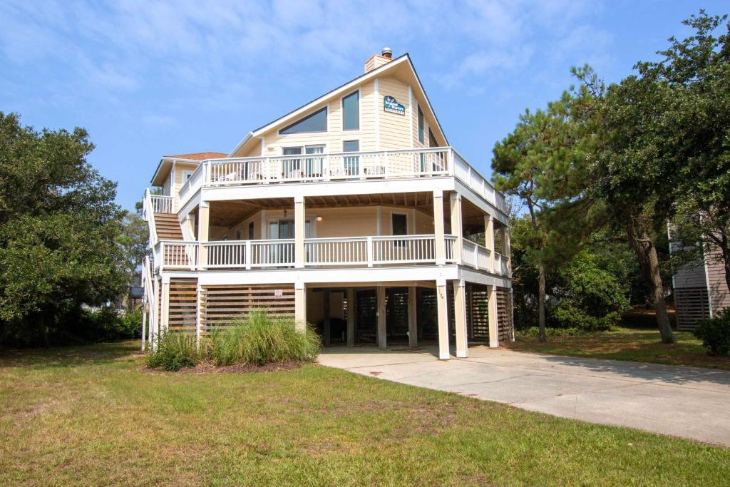 Oceanside, Community Amenities, Hot Tub, Sun Decks, 117, Sound Waves, Corolla