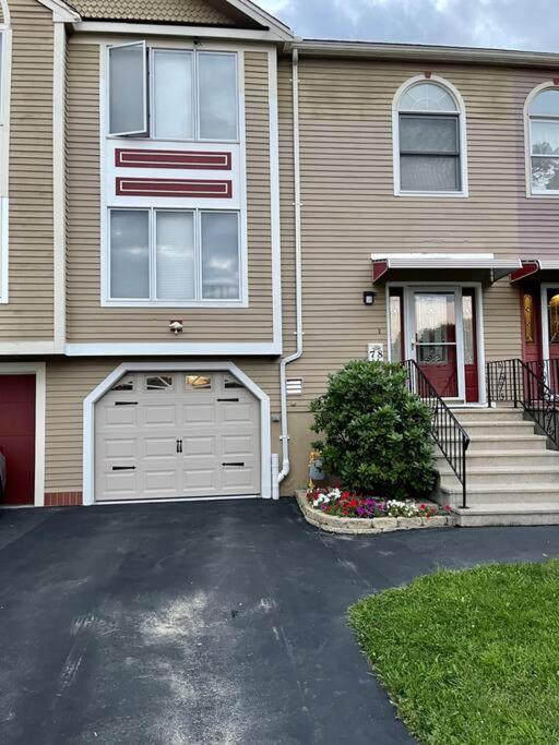 Full House/Heart of Worcester, Worcester