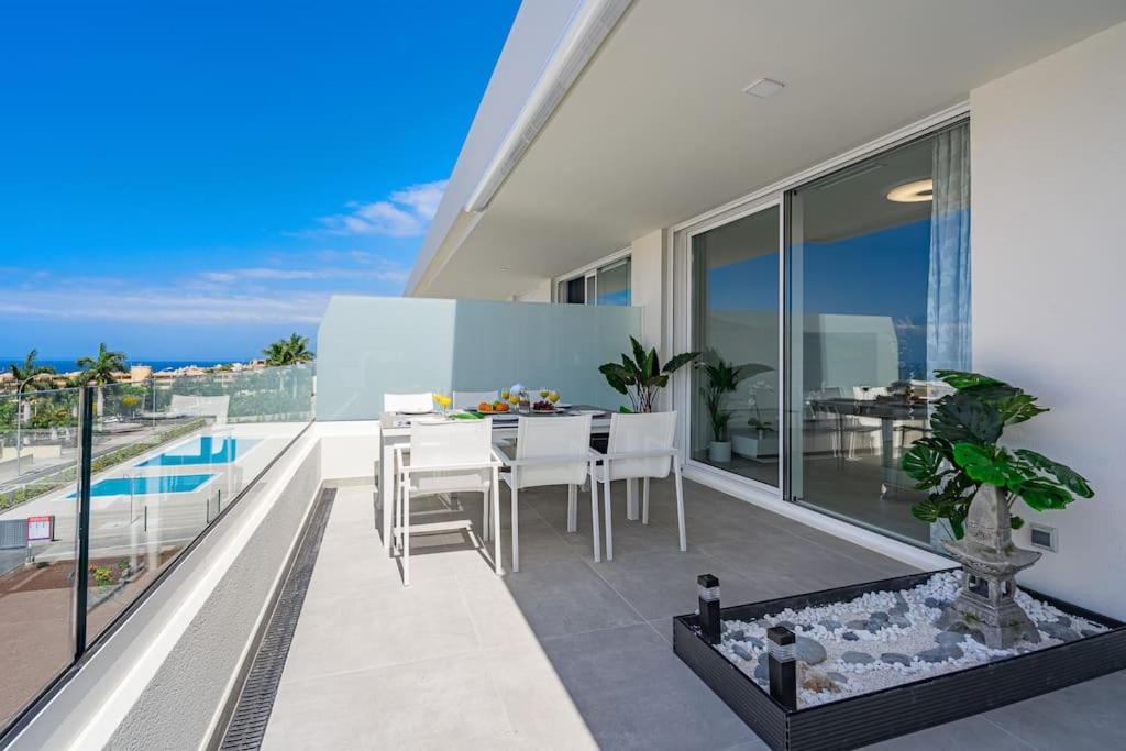 Luxury apartment. Heated Pool. AC. Ocean view! - 5