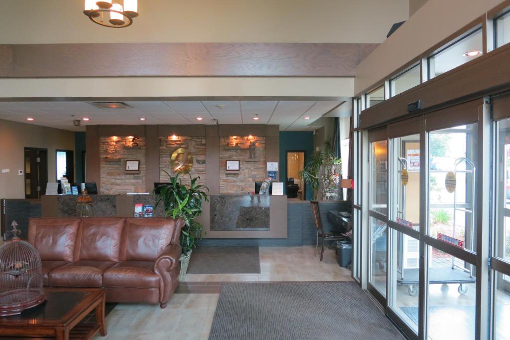 Days Inn by Wyndham Levis photo