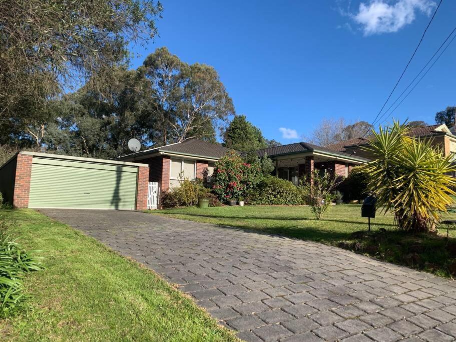 Serene 4-bedroom house in Melbourne East