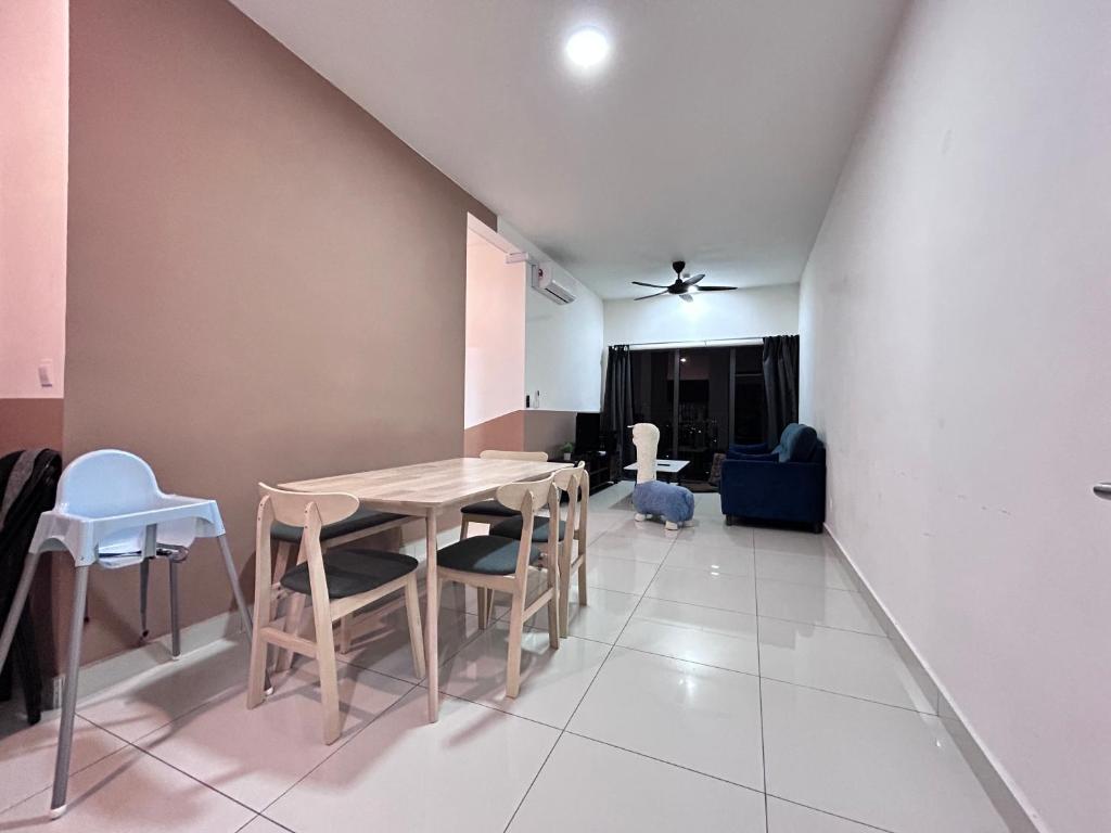 Traders Garden , cheras Trader square 3 bedroom Balakong serdang, Cheras