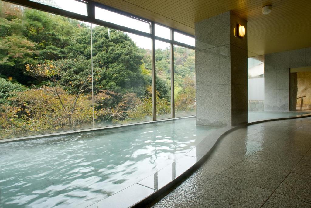 Hot spring bath