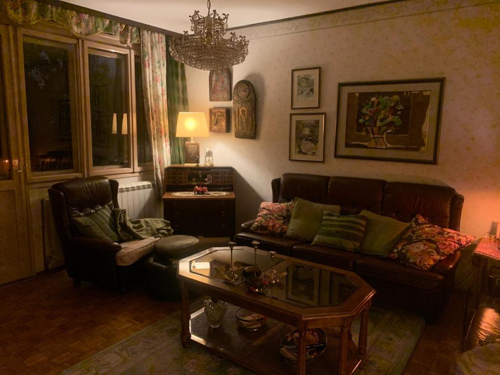 Elis’ Bgd room - 1
