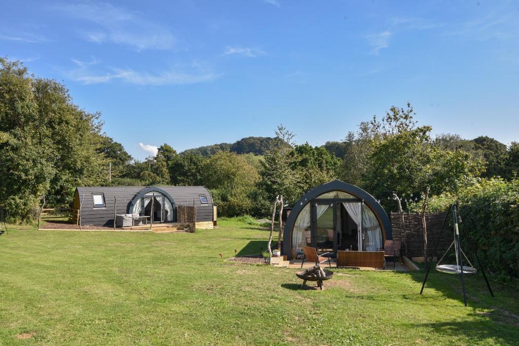 Cedar Pod, Bridport photo 4