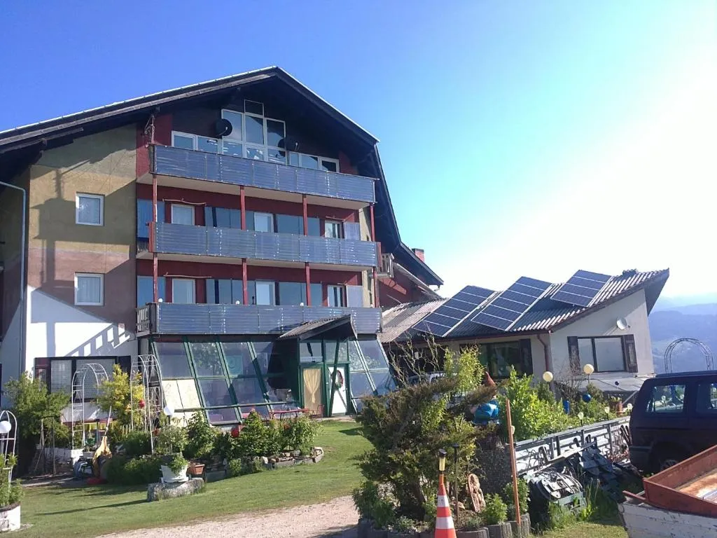 Ferienwohnung - Apartement - Hotel Klippitz Nordost, hotel in Reichenfels