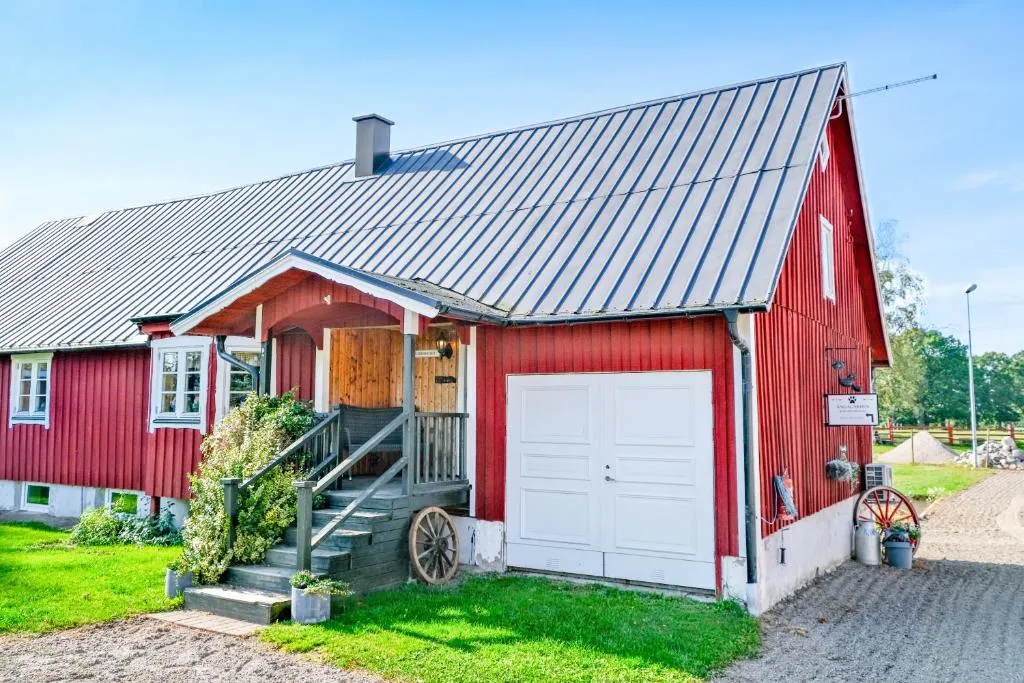 Ängagården - Gårdshuset，位于Våxtorp的酒店