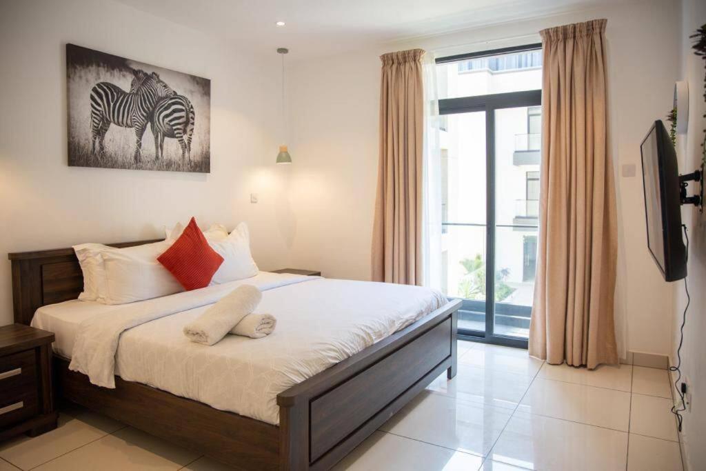 Embassy Gardens 2 Bed Apartment W/Pool View, Cantonments