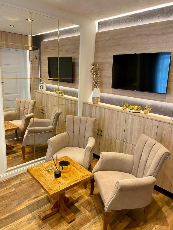 Santa Barbara Apartment - 4