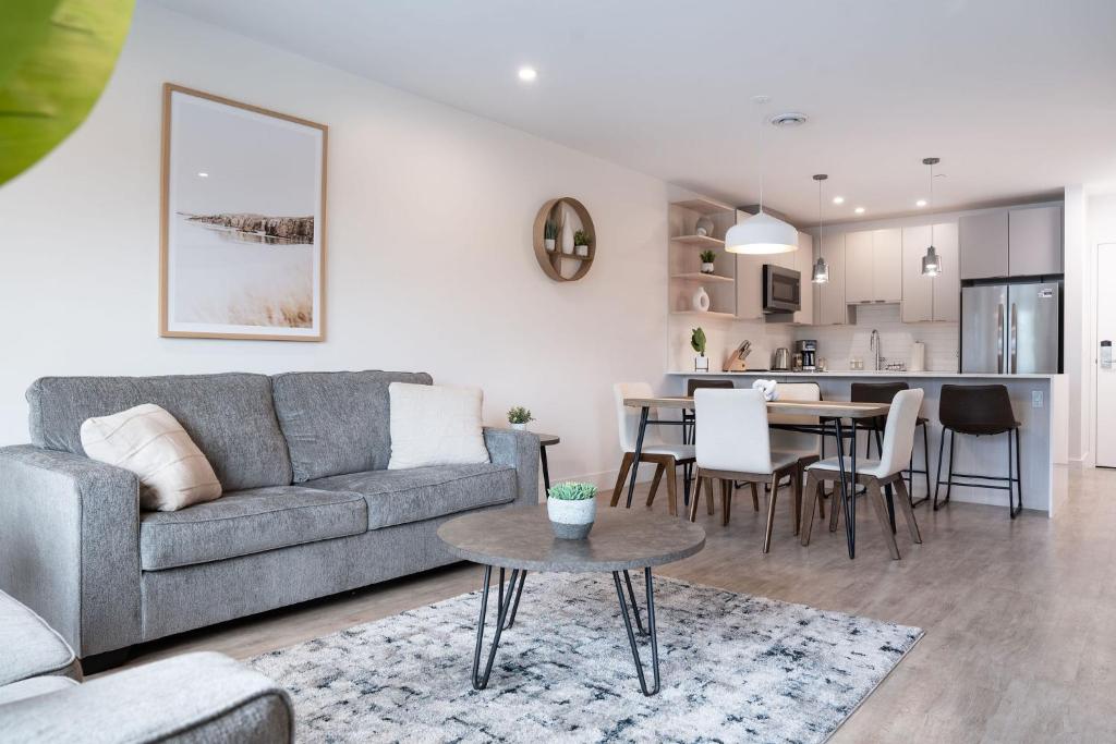 RevelStoked Getaway by Revelstoke Vacations, Revelstoke