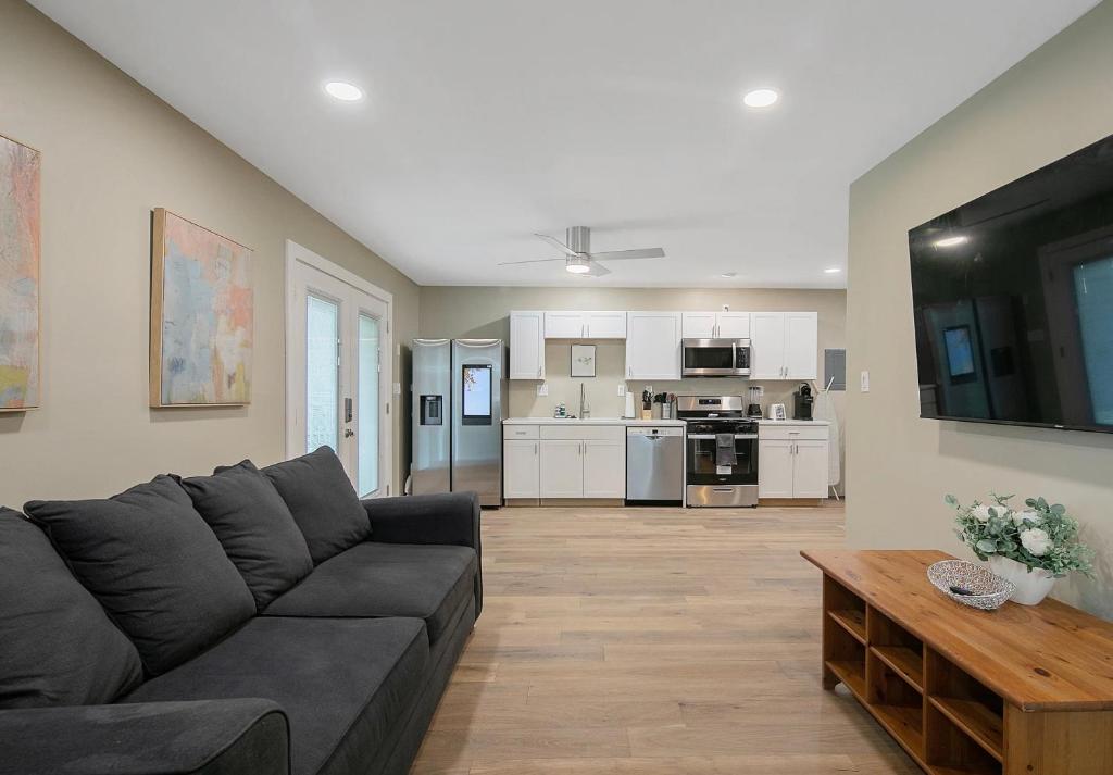 Mighty Mesa, Fayetteville