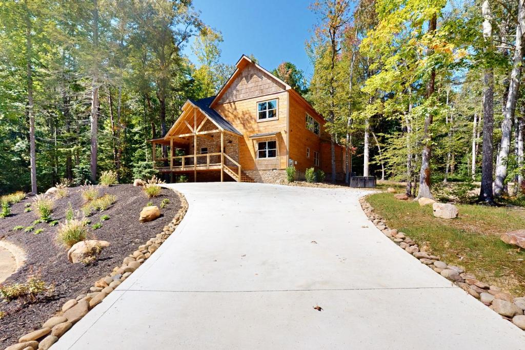 Stone Timber, Sevierville