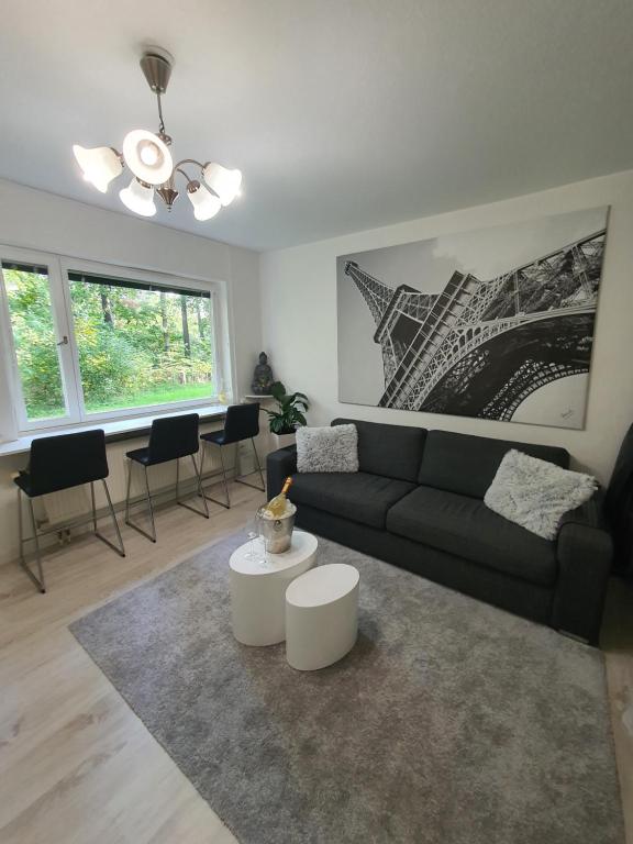 Close to the metro and the beach!!! with a view of the Scandinavian forest, Stockholm