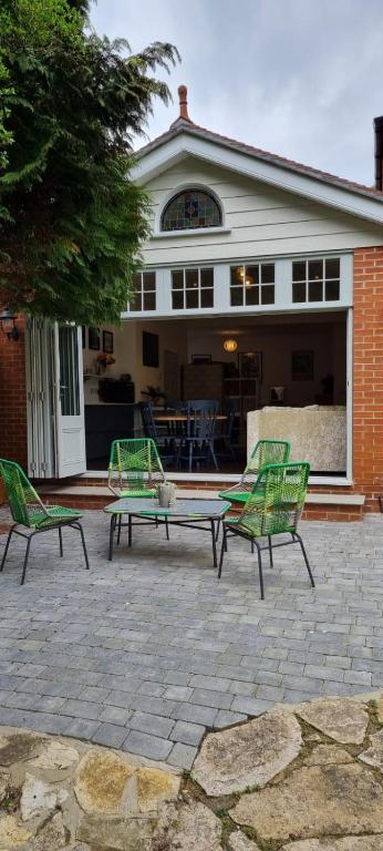 Peaceful Getaway Apartment, Bournemouth photo 6