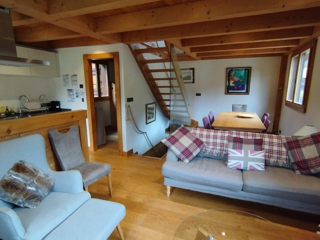8-Person Chalet with Hot Tub in Portes du Soleil - 5