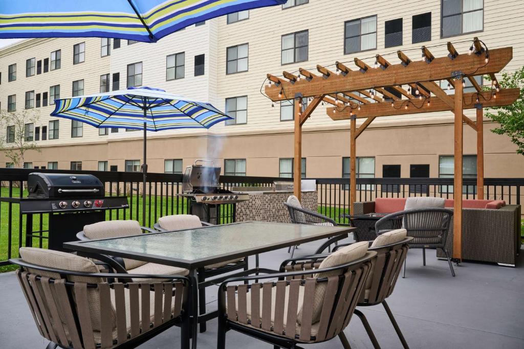 Homewood Suites by Hilton Anchorage 외관