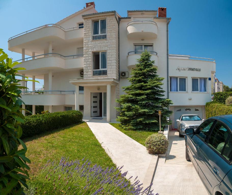 The Beach Apartments photo