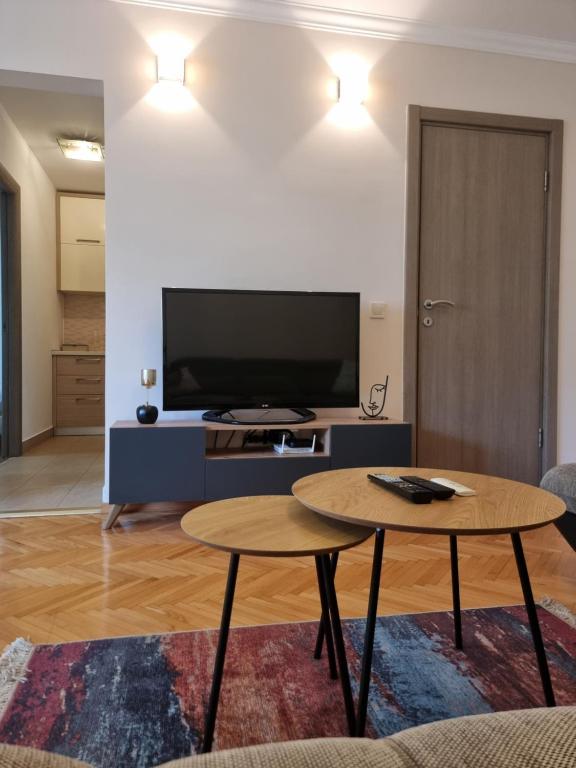 Cozy Central Apartment next to Bus and Train Station - 5