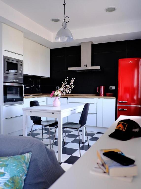 BrisasVTsansebastian In Zurriola Beach, Penthouse, sea views - 2