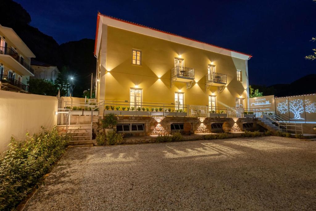 Kraka Apartments, Leonidio