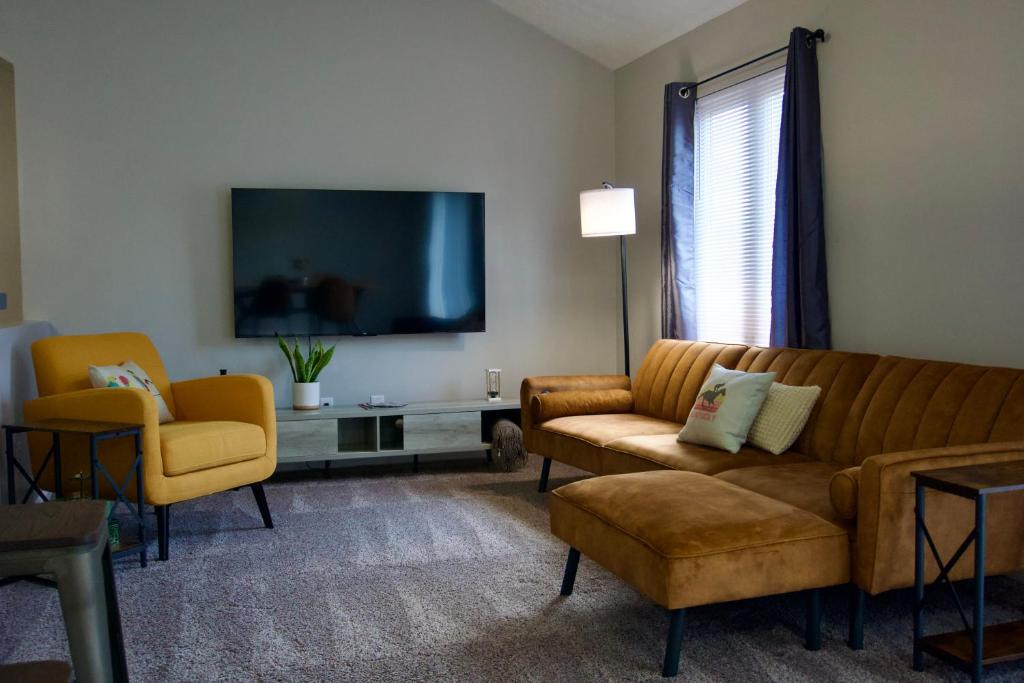 Cloud's Bnb - The Signature Suite, for cooks., Elizabethtown